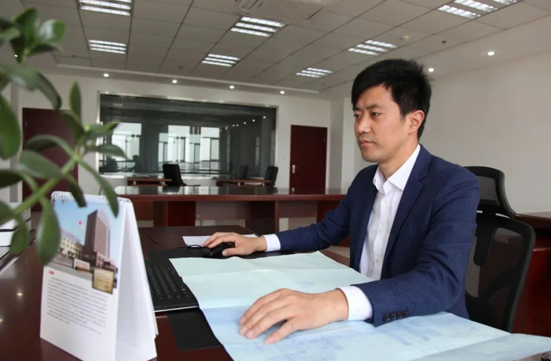 海安名匠丨江蘇鵬飛集團(tuán)股份有限公司設(shè)計(jì)中心主任，高級(jí)工程師、高級(jí)技師李曉平